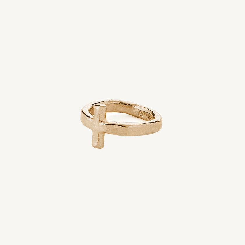 9 Carat Gold Kiss Ring