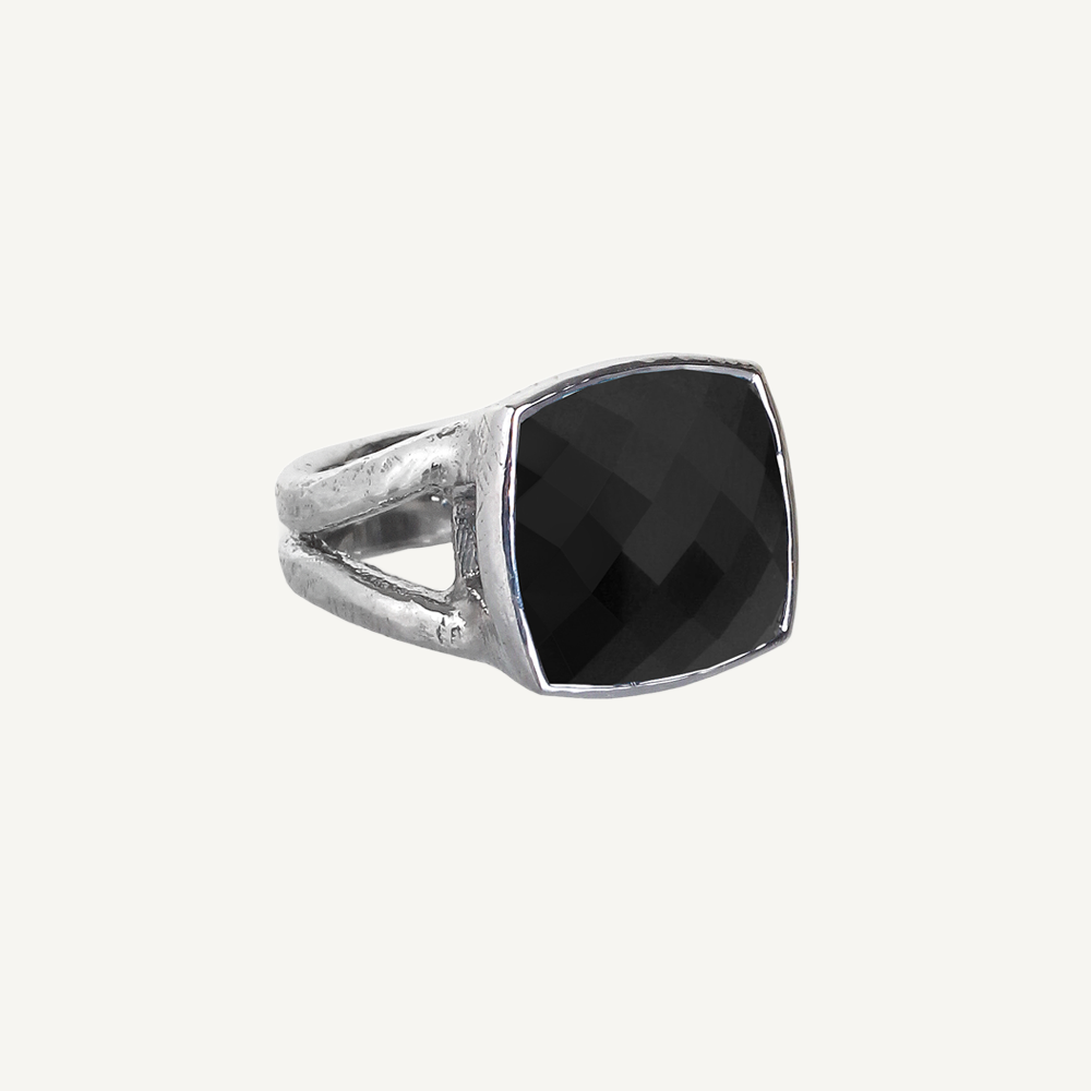 Black Onyx Iris Ring